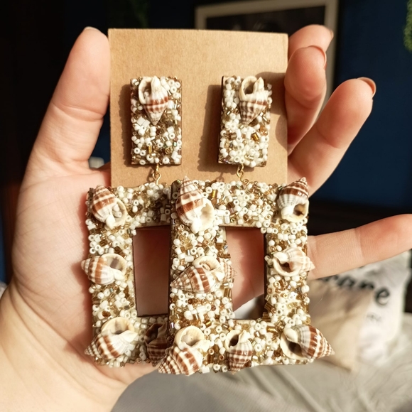 Accessories J Jewelry - Boho Seashell Statement Earrings